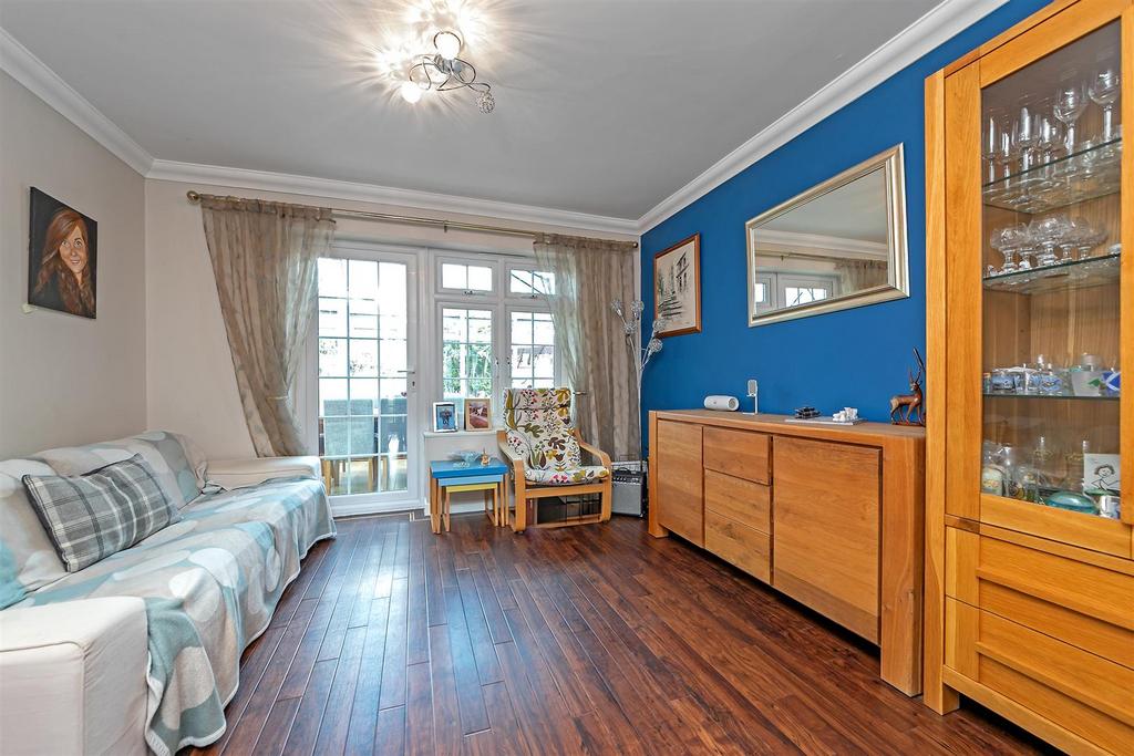 18 Burghley Close-27.jpg