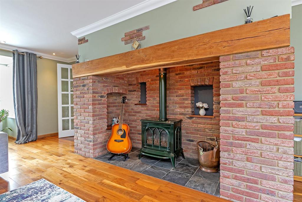 18 Burghley Close-35.jpg