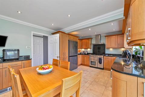 undefined, Burghley Close, Flitwick MK45
