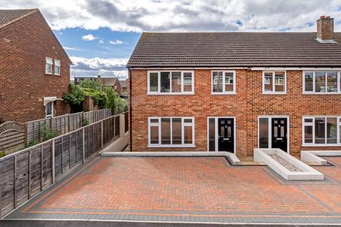 3 bedroom terraced house for sale, Plaw Hatch Close, Hertfordshire CM23