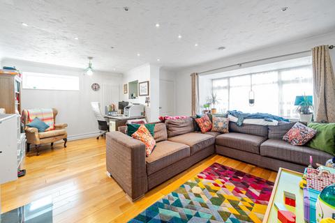 4 bedroom detached house for sale, Allen Close, Bedfordshire LU5