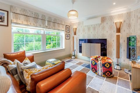 5 bedroom detached house for sale, Moat Farm Close, Winkfield