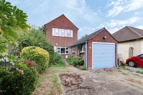 3 bedroom detached house for sale, Berwick Road, Rainham RM13