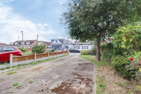 3 bedroom detached house for sale, Berwick Road, Rainham RM13