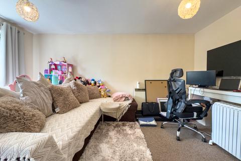 15 Greenacre Close, Northolt, UB5 4DT