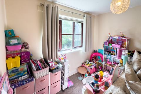 15 Greenacre Close, Northolt, UB5 4DT