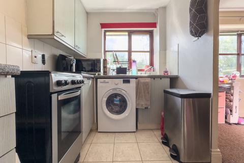 15 Greenacre Close, Northolt, UB5 4DT