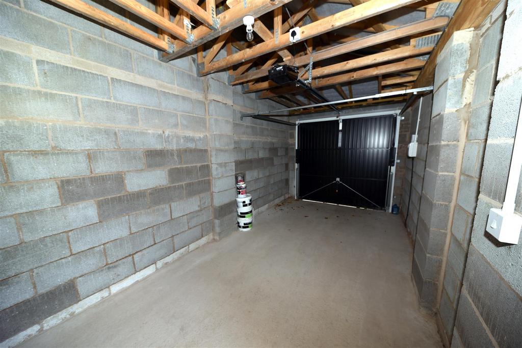 Garage.JPG