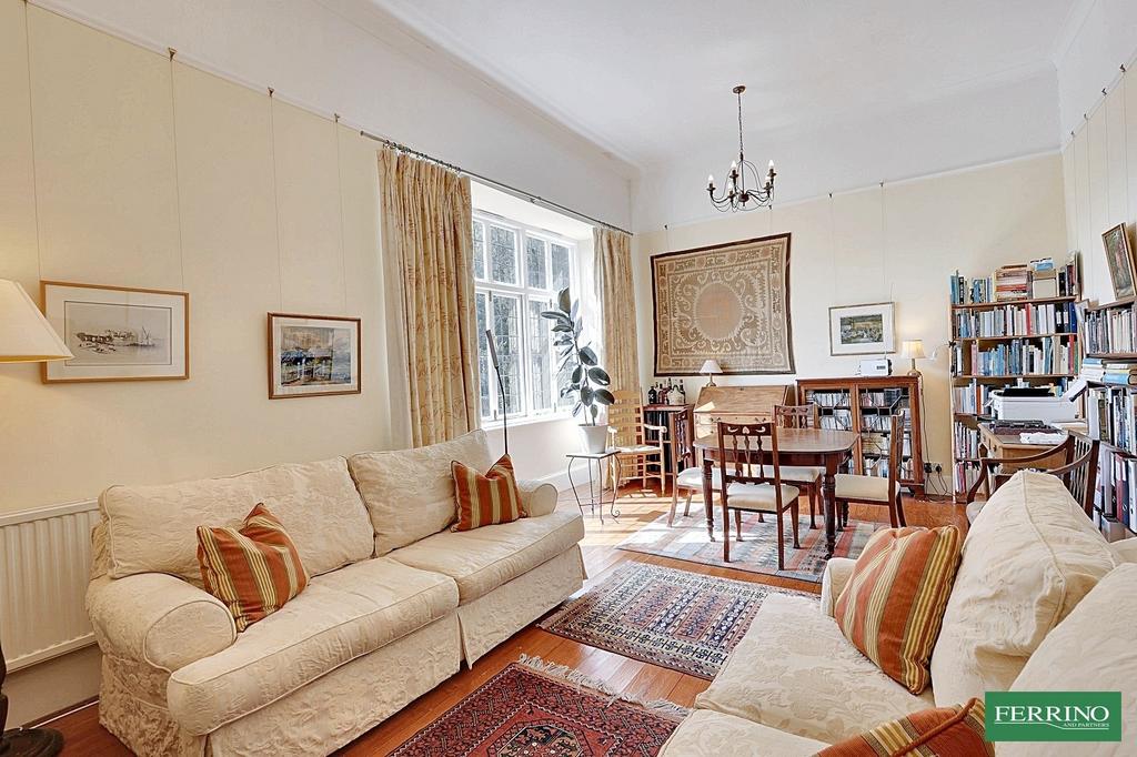 Sitting/Dining Room