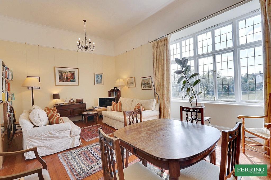 Sitting/Dining Room