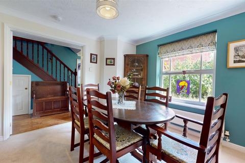 5 bedroom detached house for sale, Hengistbury Lane, Tattenhoe, Milton Keynes