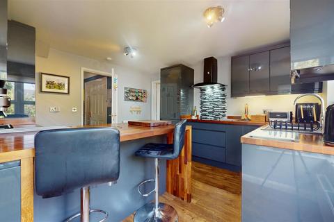 5 bedroom detached house for sale, Hengistbury Lane, Milton Keynes MK4