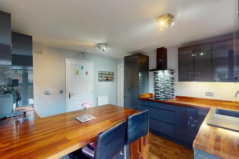 5 bedroom detached house for sale, Hengistbury Lane, Milton Keynes MK4
