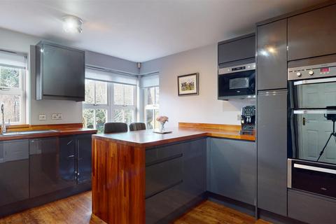 5 bedroom detached house for sale, Hengistbury Lane, Milton Keynes MK4