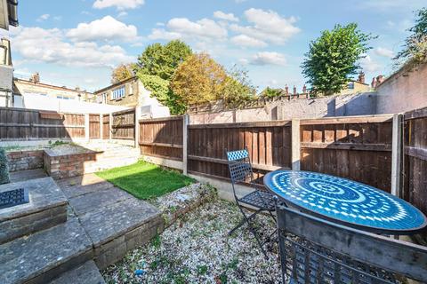 3 bedroom flat for sale, Sunnyhill Road, Streatham, London, SW16