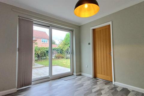 4 bedroom detached house to rent, Airedale Avenue, Tickhill, Doncaster