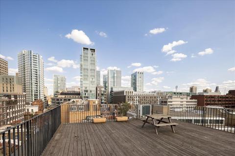 undefined, Alie Street, Aldgate, London, E1