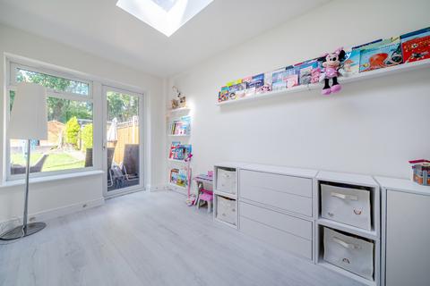 14 Baileys Close, Blackwater, Camberley, GU17 0AT