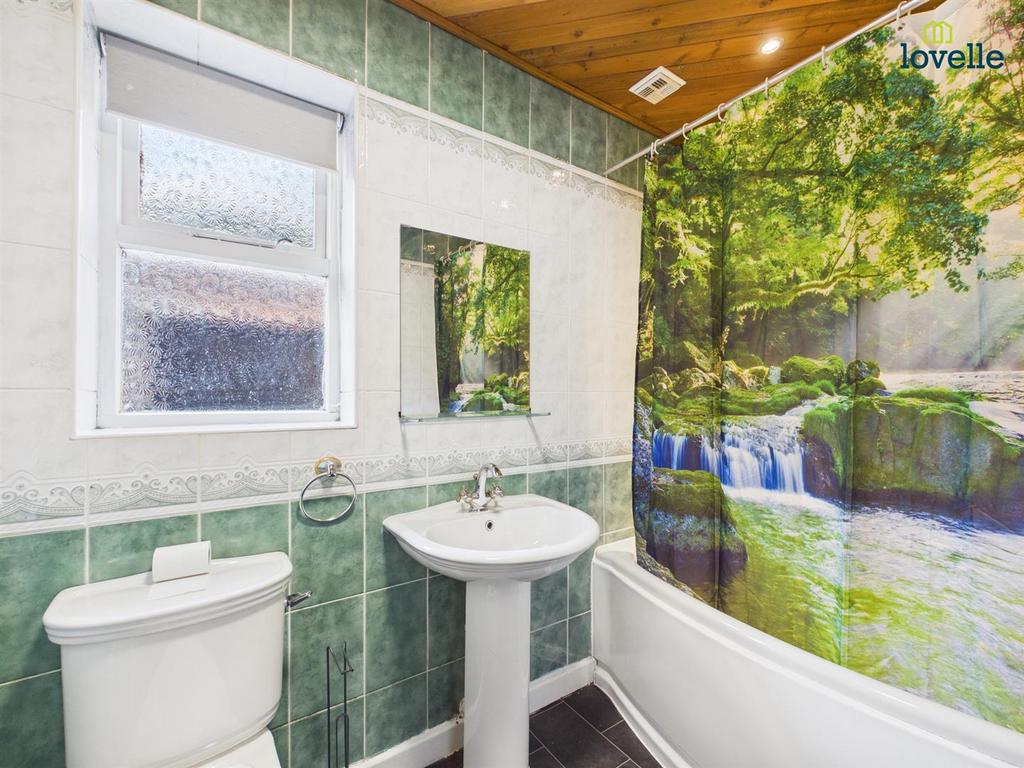 CAM01383 G0-PR0421-STILL008.jpg