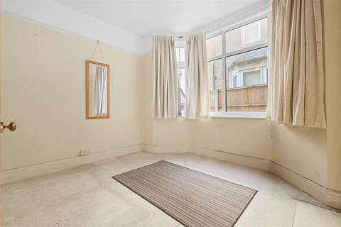 2 bedroom apartment for sale, Shaftesbury Avenue, Southend-on-Sea, Essex, SS1