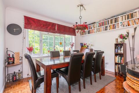 Overmarl Dorking Road, Kingsfold, Horsham, RH12 3SA