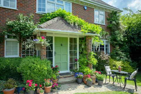 Overmarl Dorking Road, Kingsfold, Horsham, RH12 3SA