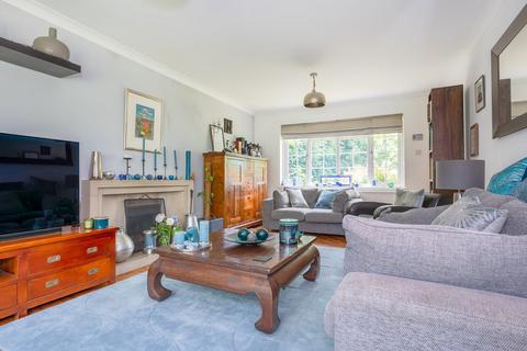 Overmarl Dorking Road, Kingsfold, Horsham, RH12 3SA