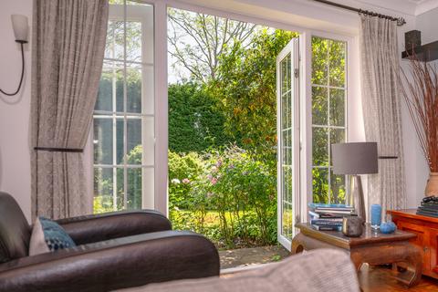 Overmarl Dorking Road, Kingsfold, Horsham, RH12 3SA