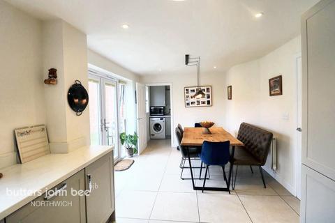 4 bedroom detached house for sale, Medlock Street, Northwich