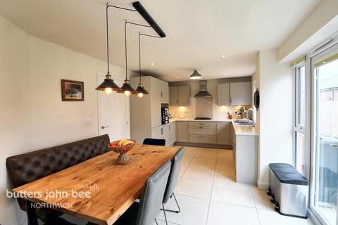 4 bedroom detached house for sale, Medlock Street, Northwich