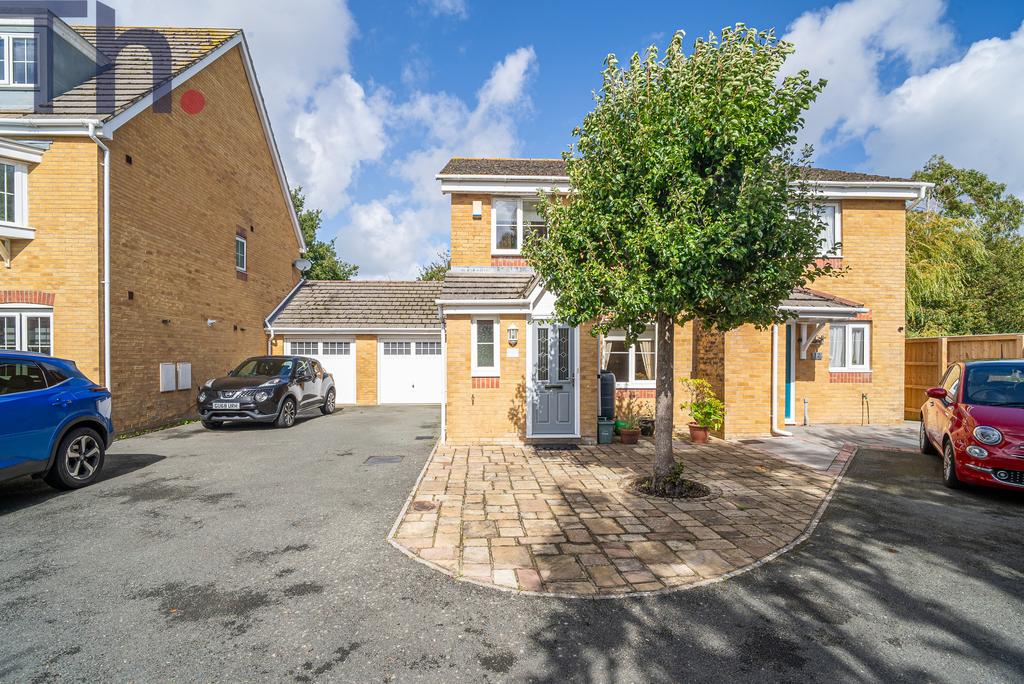 Front Elevation & Driveway/Garage