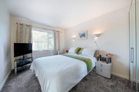 2 bedroom maisonette for sale, Ivy Gardens, Mitcham, CR4