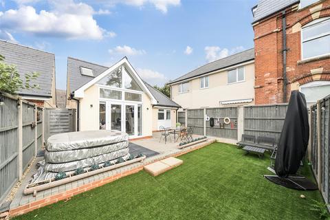 2 bedroom detached bungalow for sale, Graftonbury, Grafton Lane, Hereford