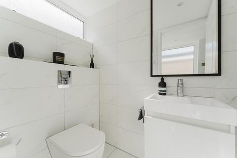 3 bedroom terraced house for sale, The Mead, W13