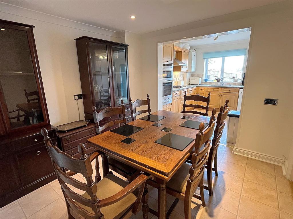 Dining Room.jpg