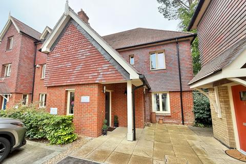 2 bedroom retirement property for sale, 5 Gilman Court, Bishopstoke Park Retirement Village