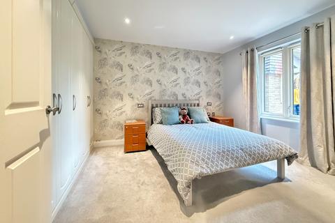 2 bedroom retirement property for sale, 5 Gilman Court, Bishopstoke Park Retirement Village