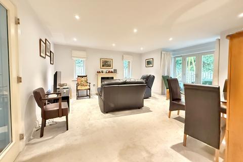 2 bedroom retirement property for sale, 5 Gilman Court, Bishopstoke Park Retirement Village