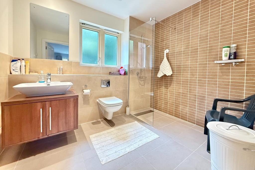 Ensuite