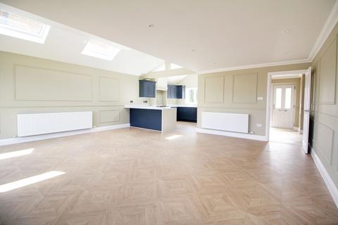 3 bedroom detached bungalow for sale, Chiltern Close, Goffs Oak, EN7