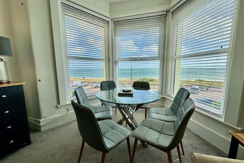 3 bedroom flat for sale, 5 West End Parade, Pwllheli