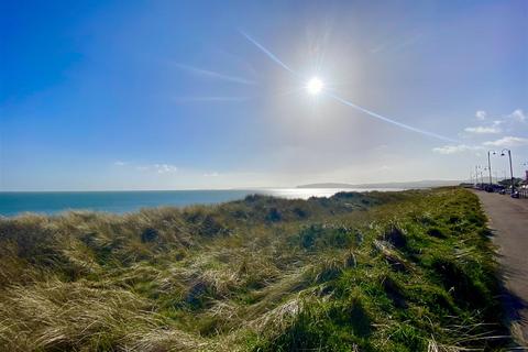 undefined, 5 West End Parade, Pwllheli