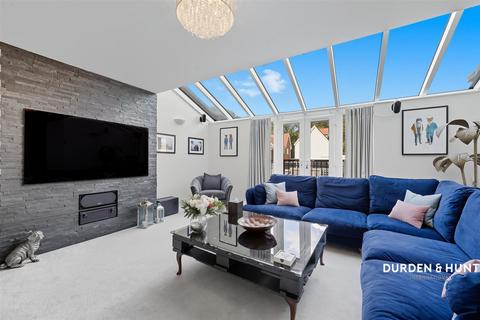 undefined, Five Oaks Lane, Chigwell, IG7