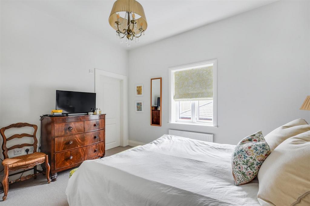 Bedroom 1 2.jpeg