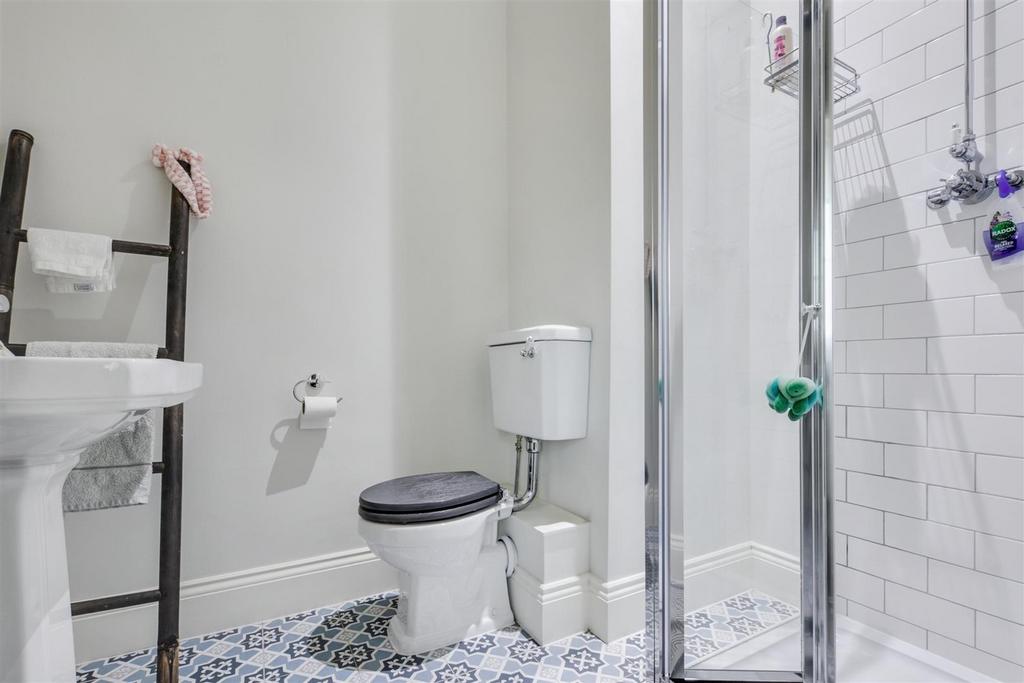 Ensuite 2.jpeg
