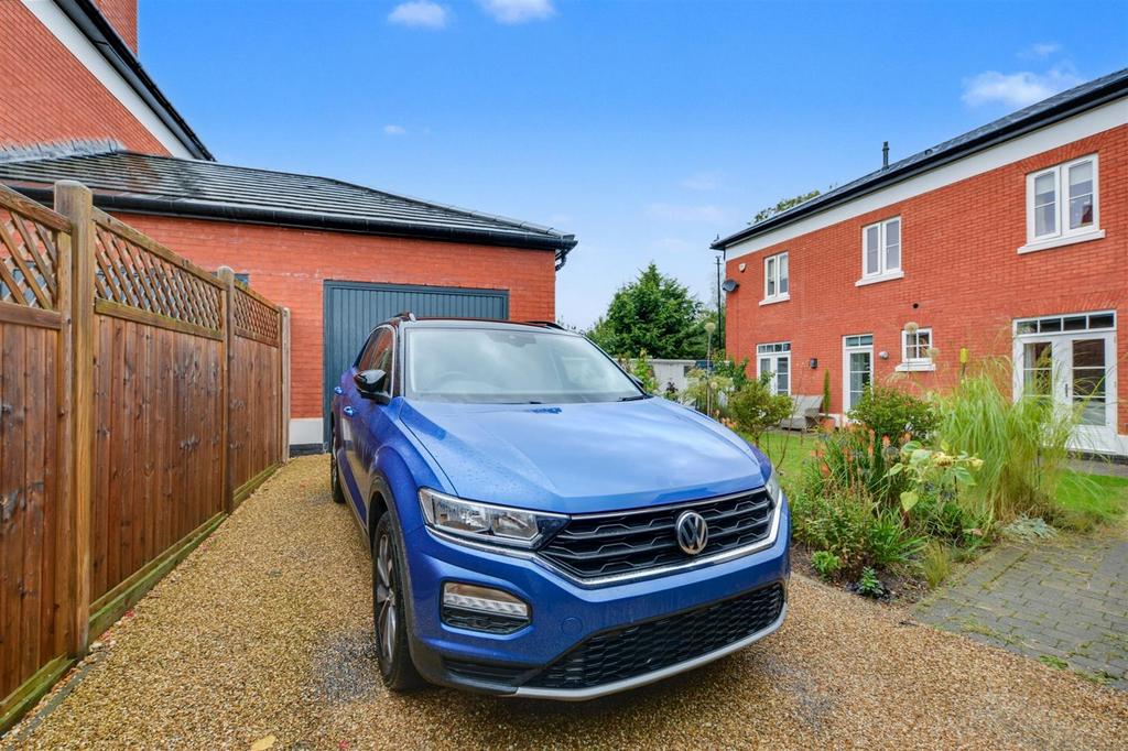 Driveway 1.jpeg