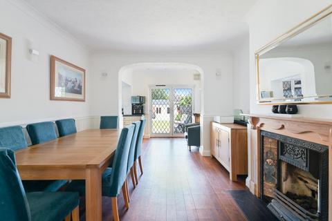 4 bedroom semi-detached house for sale, Calverley Road, Stoneleigh