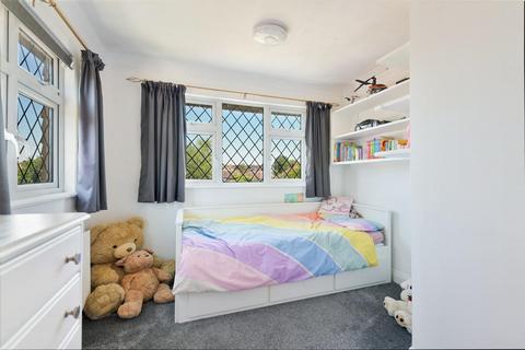 28 Calverley Road, Epsom, KT17 2NX