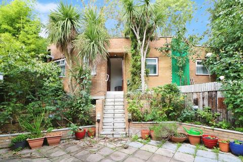 undefined, Carswell Close, Ilford IG4
