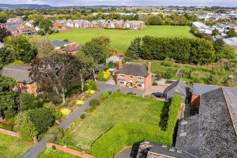 4 bedroom detached house for sale, Whitecross Road, Hereford